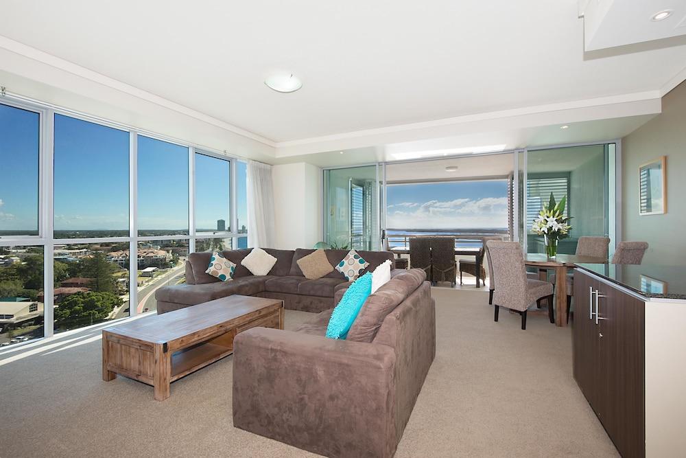 Grand Apartment